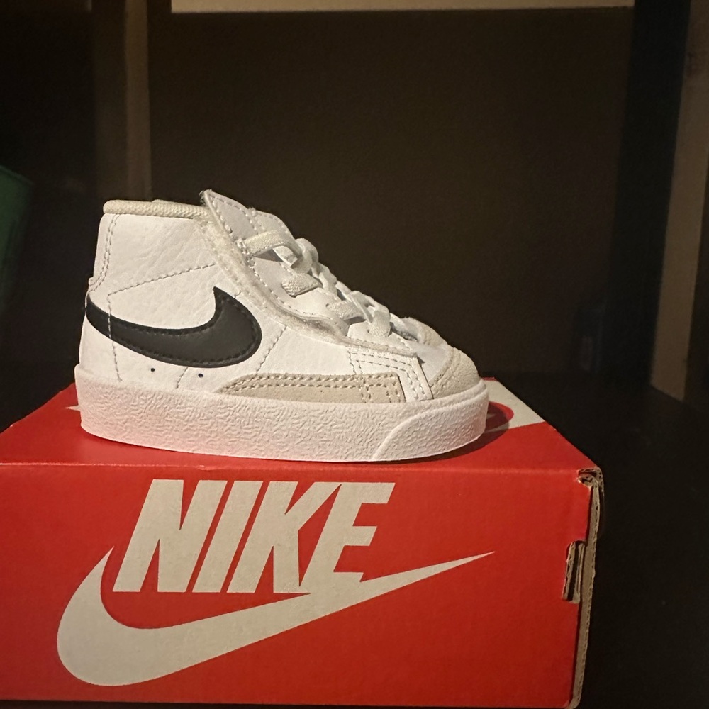 Nike Blazer Mid 77 Kids White High-Top Sneakers